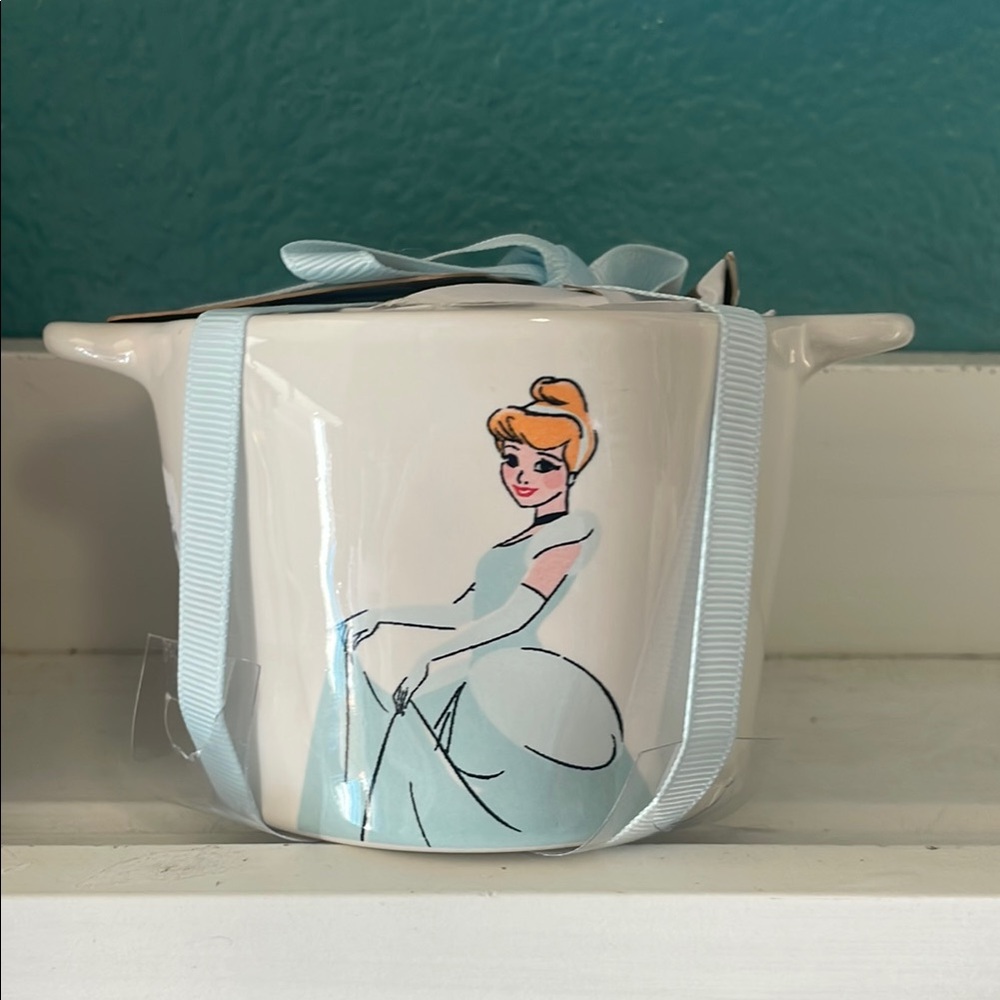 Rae Dunn NWTCinderella Measuring Cups with Blue Ribbon